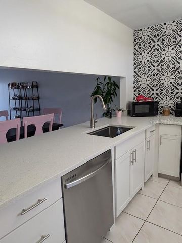 7840 GILLINGHAM COURT, Orlando, FL 32825