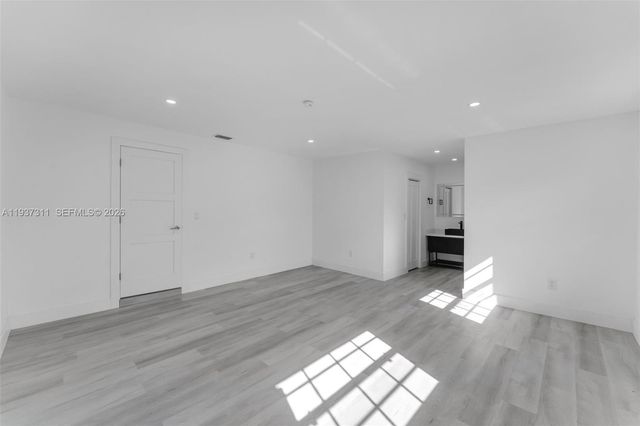 18611 NW 28th Pl, Miami Gardens, FL 33056