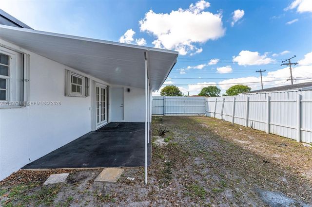 18611 NW 28th Pl, Miami Gardens, FL 33056