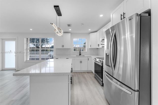 18611 NW 28th Pl, Miami Gardens, FL 33056