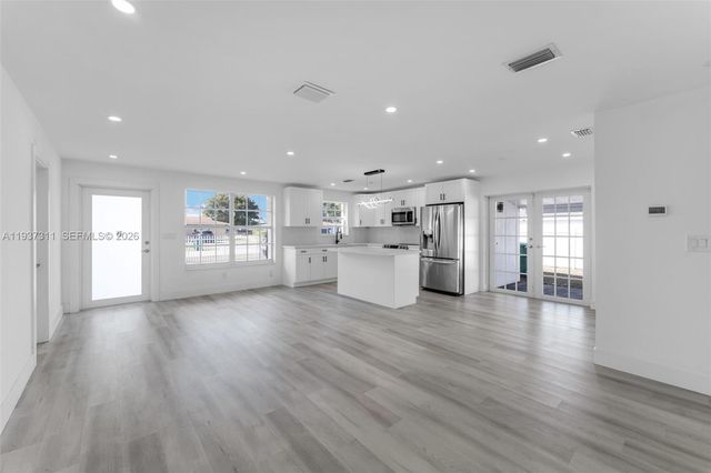 18611 NW 28th Pl, Miami Gardens, FL 33056