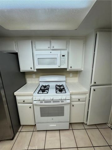 1160 Garnet, Palmdale, CA 93550