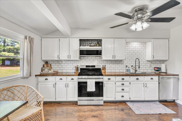 2407 117th Avenue Court W, Milan, IL 61264