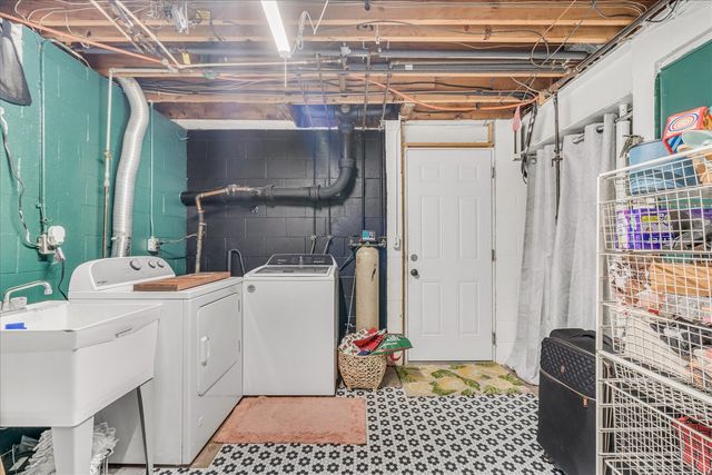 2407 117th Avenue Court W, Milan, IL 61264