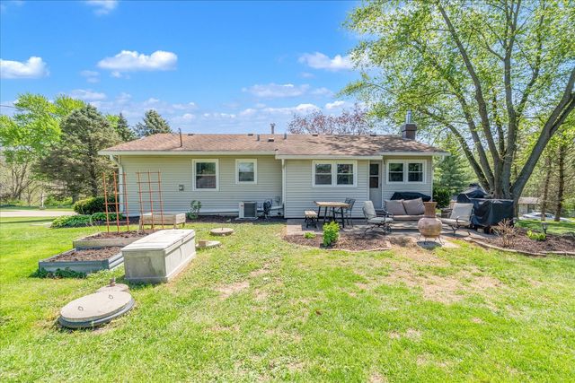 2407 117th Avenue Court W, Milan, IL 61264