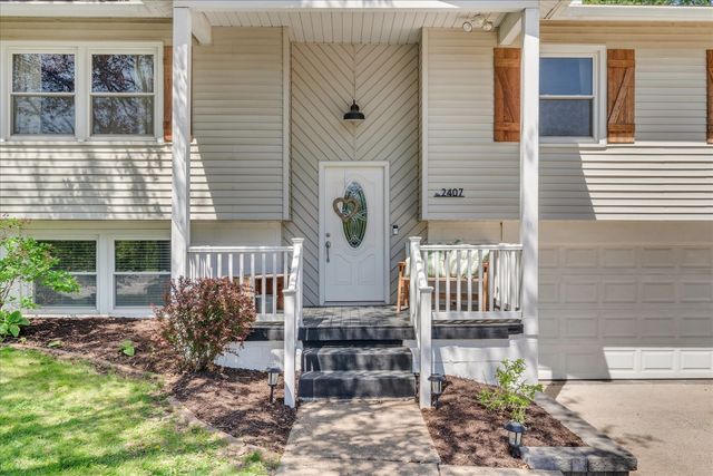 2407 117th Avenue Court W, Milan, IL 61264