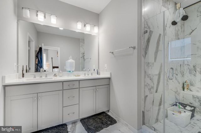 4489 LATELEAF TRL, Fairfax, VA 22030