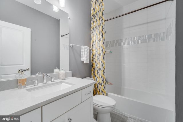 4489 LATELEAF TRL, Fairfax, VA 22030