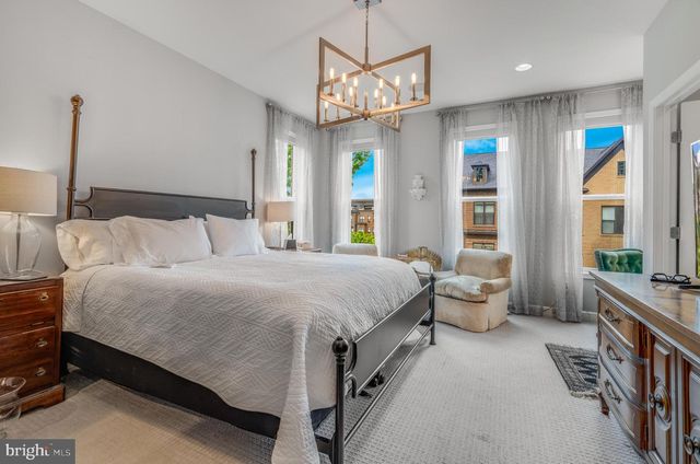 4489 LATELEAF TRL, Fairfax, VA 22030