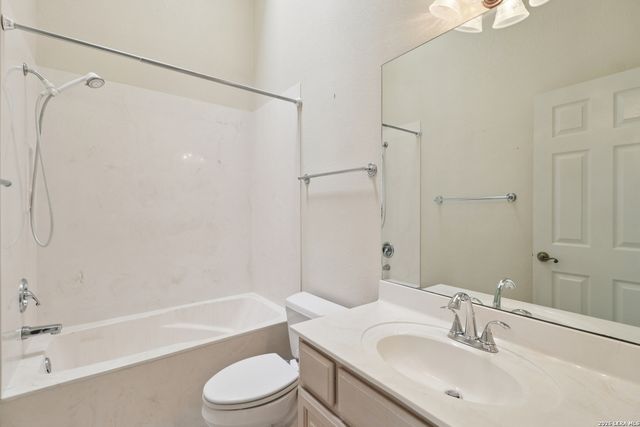 632 Oak Valley, Kerrville, TX 78028