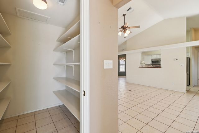 632 Oak Valley, Kerrville, TX 78028