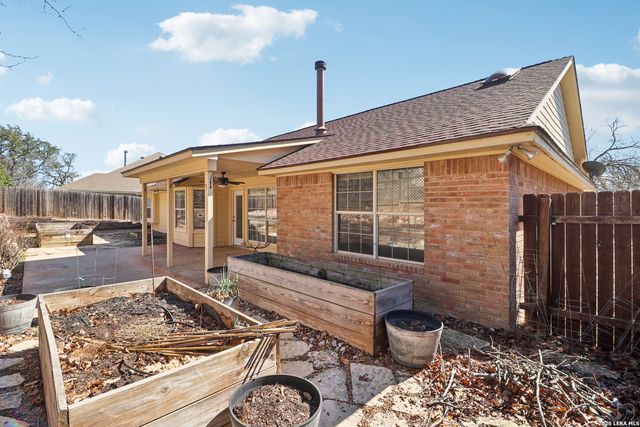 632 Oak Valley, Kerrville, TX 78028