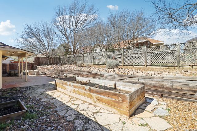 632 Oak Valley, Kerrville, TX 78028