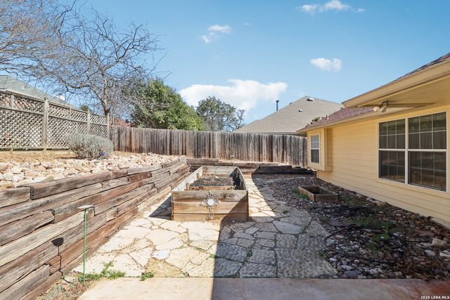 632 Oak Valley, Kerrville, TX 78028