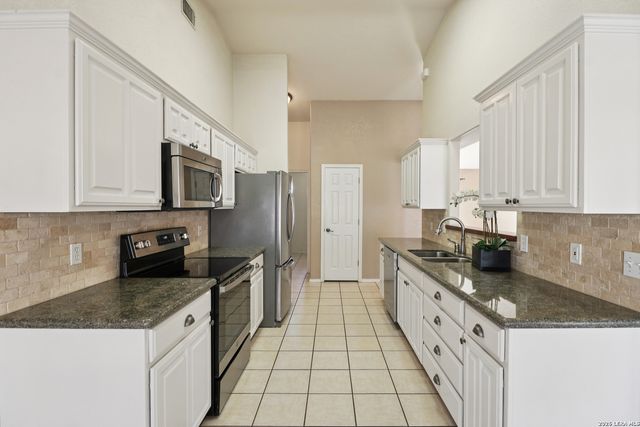 632 Oak Valley, Kerrville, TX 78028