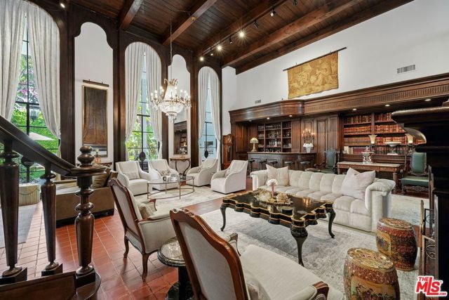 717 N Rodeo Drive, Beverly Hills, CA 90210