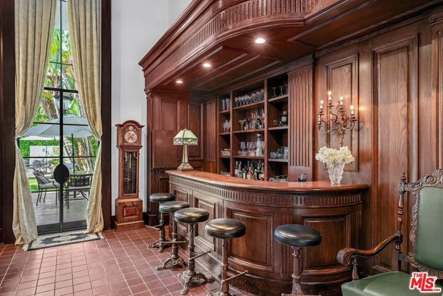 717 N Rodeo Drive, Beverly Hills, CA 90210