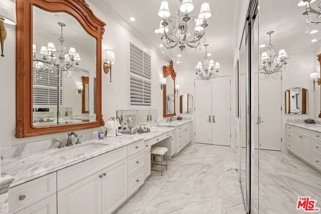 717 N Rodeo Drive, Beverly Hills, CA 90210