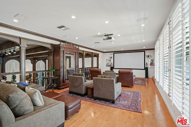 717 N Rodeo Drive, Beverly Hills, CA 90210