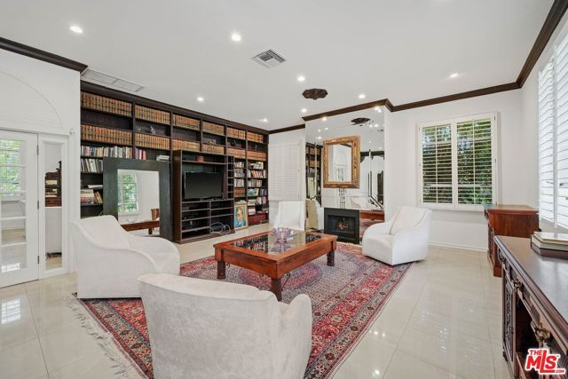 717 N Rodeo Drive, Beverly Hills, CA 90210