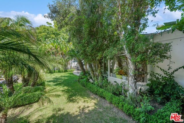 717 N Rodeo Drive, Beverly Hills, CA 90210