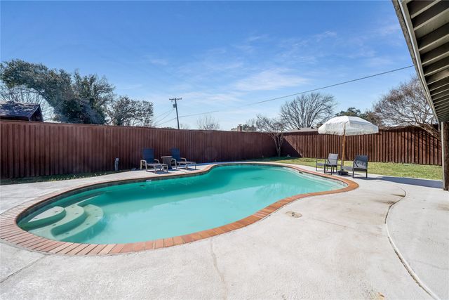 2201 Travis Drive, Plano, TX 75093