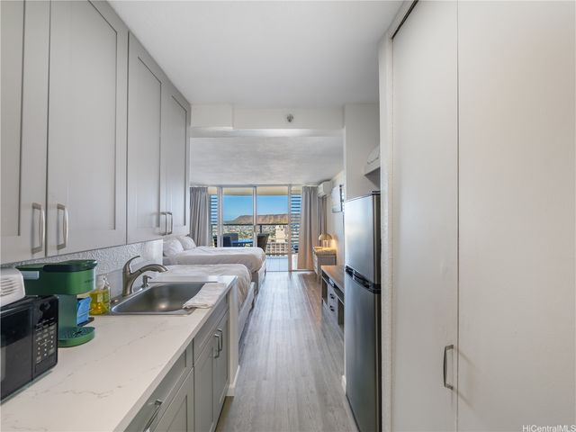 445 Seaside Avenue 3703, Honolulu, HI 96815