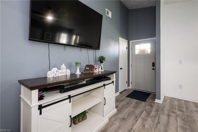 3421 Dana LN, Virginia Beach, VA 23452