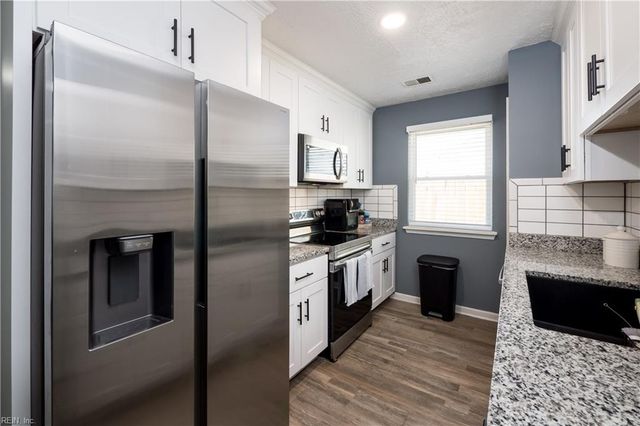 3421 Dana LN, Virginia Beach, VA 23452