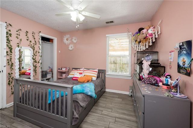 3421 Dana LN, Virginia Beach, VA 23452