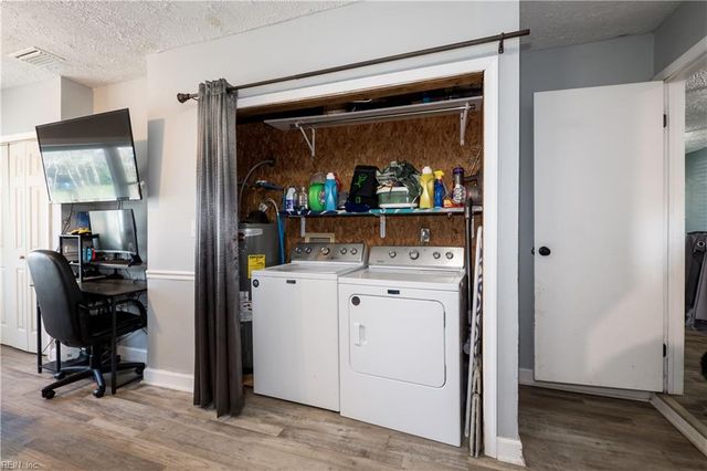 3421 Dana LN, Virginia Beach, VA 23452