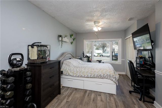 3421 Dana LN, Virginia Beach, VA 23452