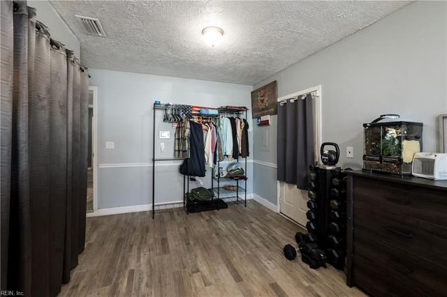 3421 Dana LN, Virginia Beach, VA 23452