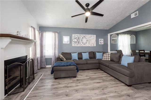 3421 Dana LN, Virginia Beach, VA 23452