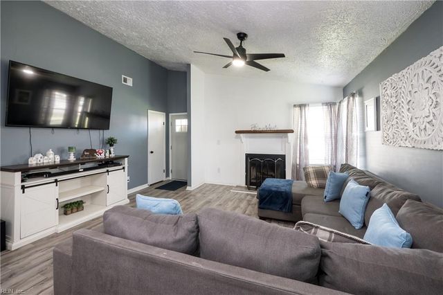 3421 Dana LN, Virginia Beach, VA 23452