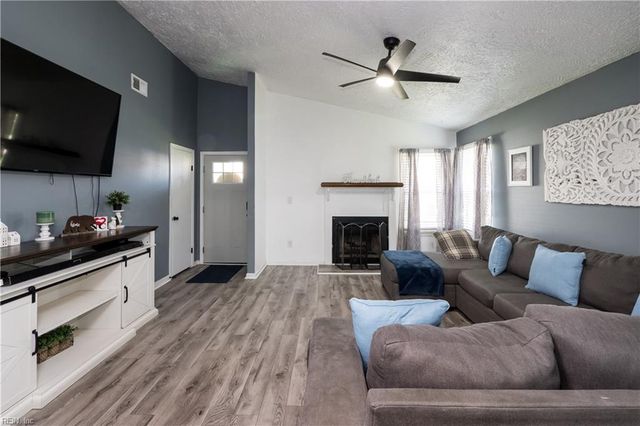 3421 Dana LN, Virginia Beach, VA 23452