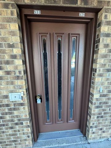 539 N Lake Street 539, Mundelein, IL 60060
