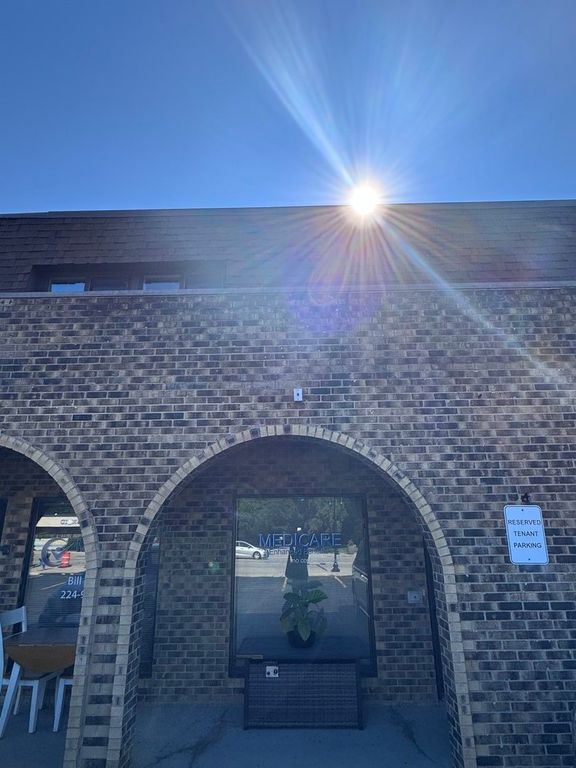 539 N Lake Street 539, Mundelein, IL 60060