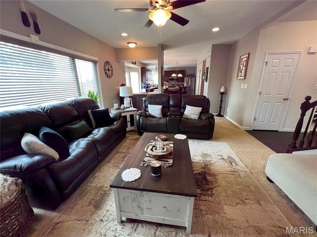 7928 Pinetop Drive, Oakville, MO 63129