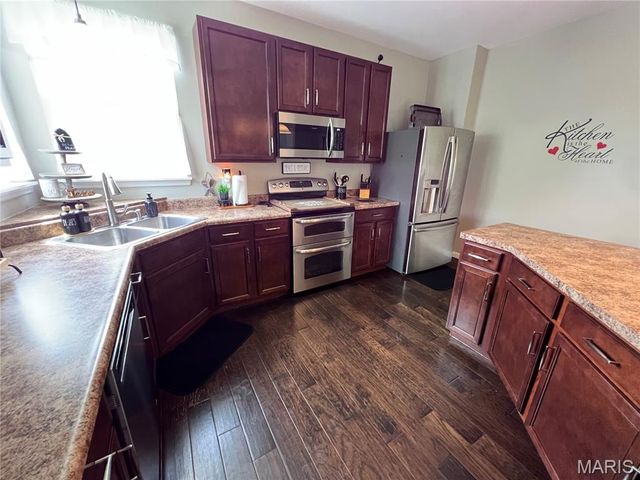 7928 Pinetop Drive, Oakville, MO 63129