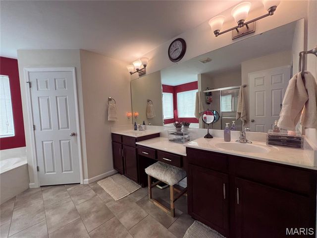 7928 Pinetop Drive, Oakville, MO 63129