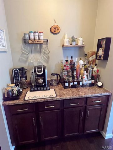 7928 Pinetop Drive, Oakville, MO 63129
