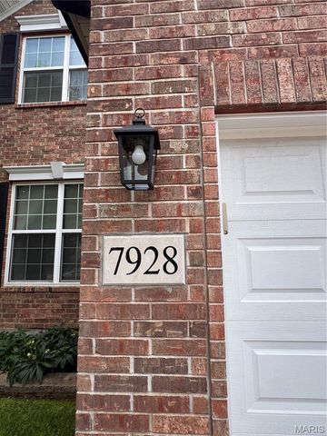 7928 Pinetop Drive, Oakville, MO 63129