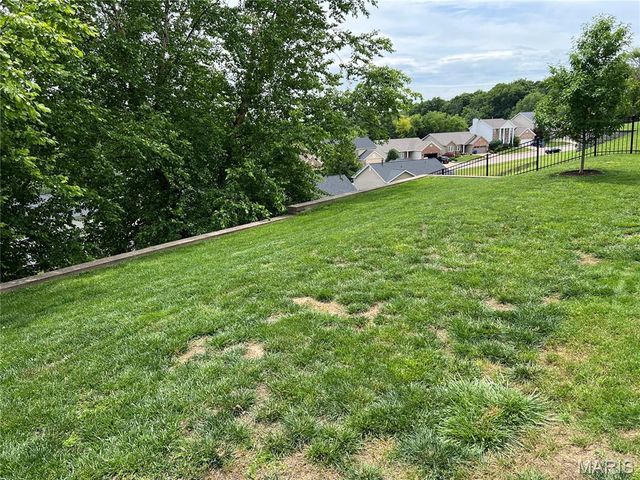 7928 Pinetop Drive, Oakville, MO 63129