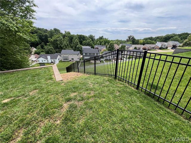 7928 Pinetop Drive, Oakville, MO 63129