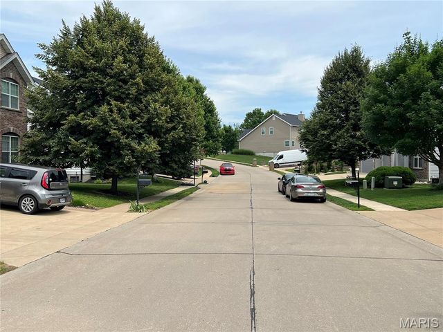 7928 Pinetop Drive, Oakville, MO 63129