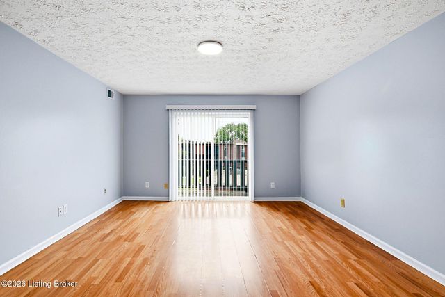 3502 Lodge Ln 333, Louisville, KY 40218