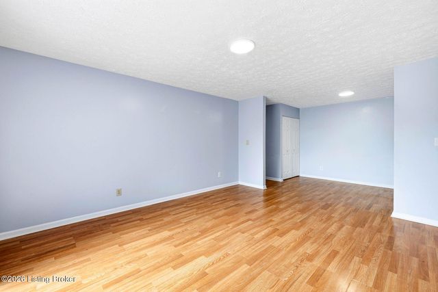 3502 Lodge Ln 333, Louisville, KY 40218