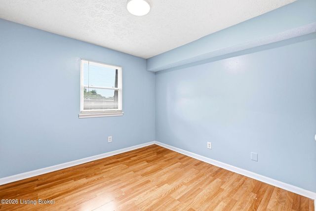 3502 Lodge Ln 333, Louisville, KY 40218