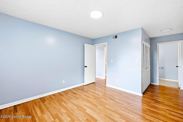 3502 Lodge Ln 333, Louisville, KY 40218
